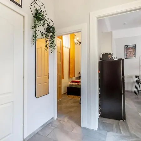 Kz10E Paola Apt On Kazinczy Utca Budapest Exterior photo