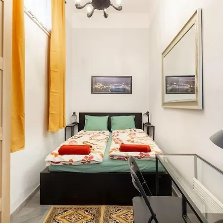 Kz10E Paola Apt On Kazinczy Utca Budapest Exterior photo