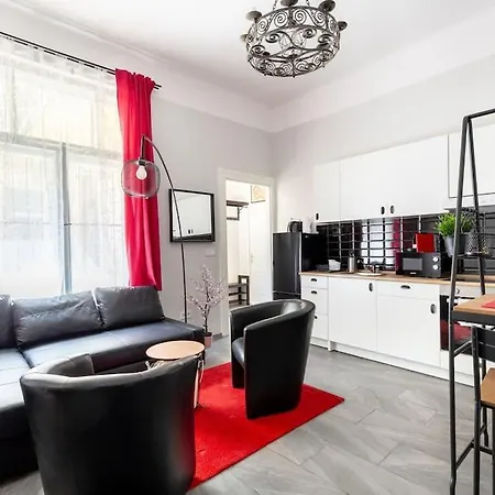 Kz10E Paola Apt On Kazinczy Utca Budapest Exterior photo