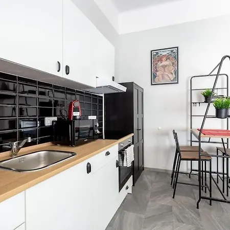 Kz10E Paola Apt On Kazinczy Utca Budapest Exterior photo