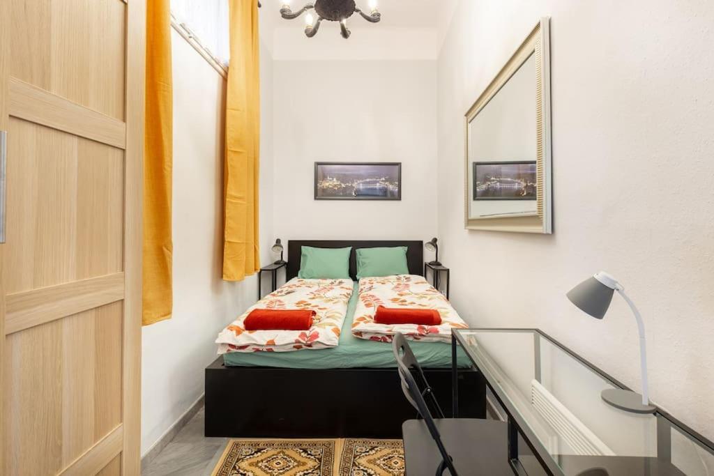 Kz10e Paola On Kazinczy Utca Apartman *