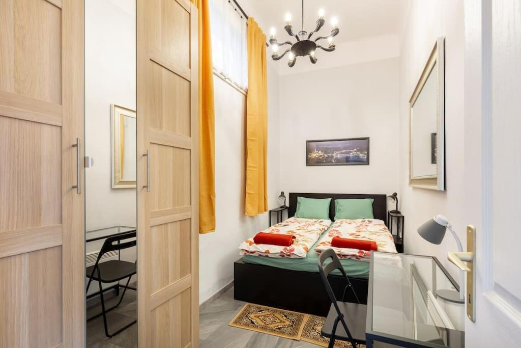 Apartman Kz10e Paola On Kazinczy Utca