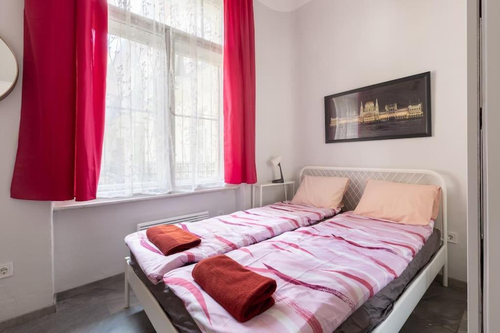 Kz10e Paola On Kazinczy Utca Apartman Budapest